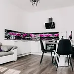 Lora & Lana * Ljubljana