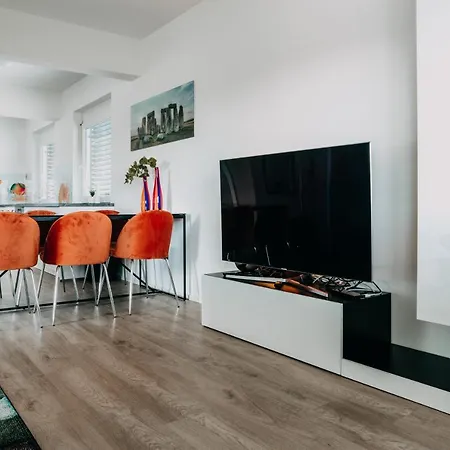 Apartment Lora & Lana *