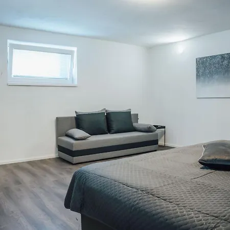 Apartment Lora & Lana