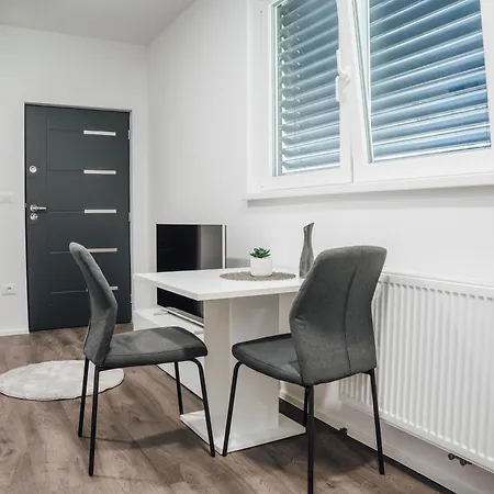 Lora & Lana Apartment
