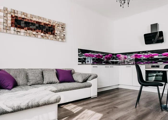 Lora & Lana Apartman