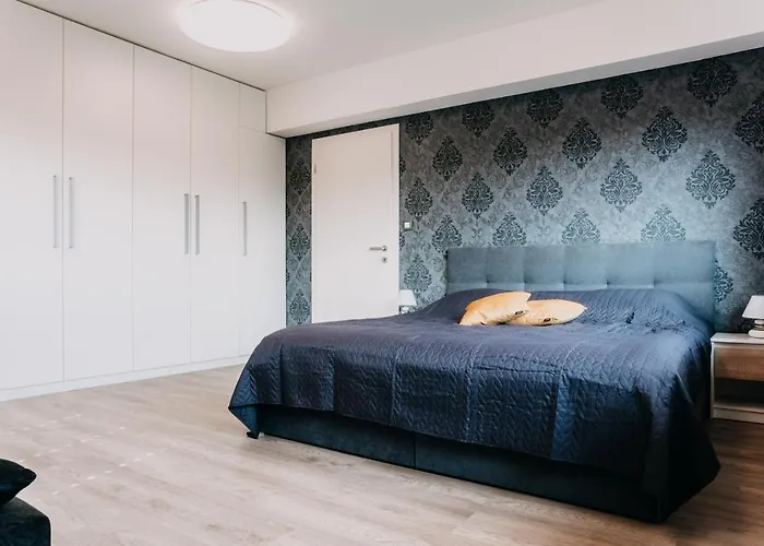 Lora & Lana Apartman *