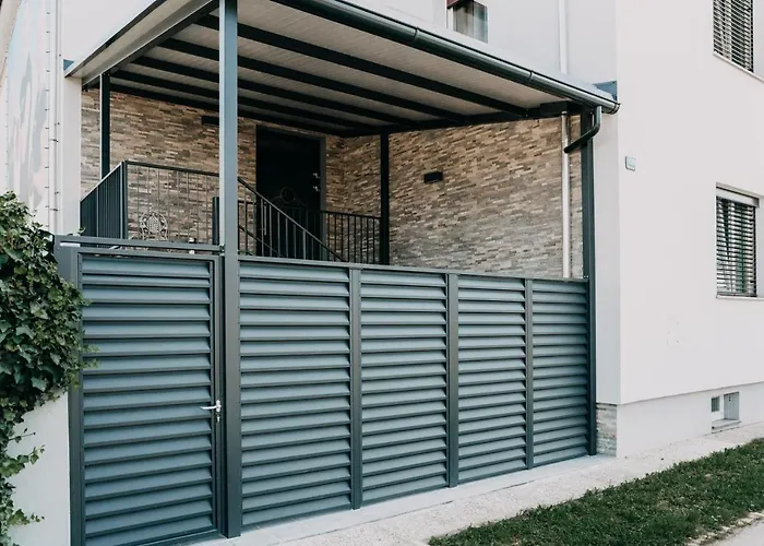 Lora & Lana Apartman