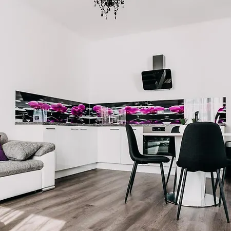 Lora & Lana * ليوبليانا