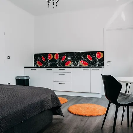 Lora & Lana * ليوبليانا