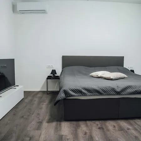 Lora & Lana * ليوبليانا