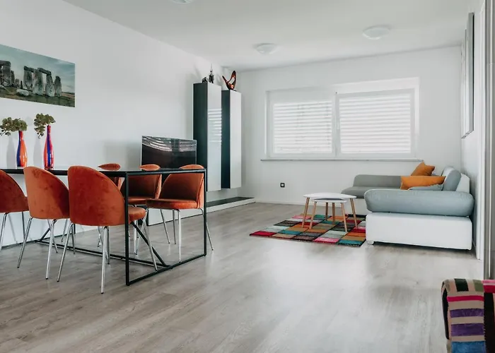 Lora & Lana Apartma *