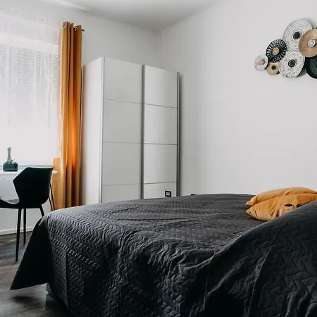 Lora & Lana Appartamento Lubiana