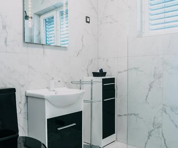 Διαμέρισμα Lora & Lana