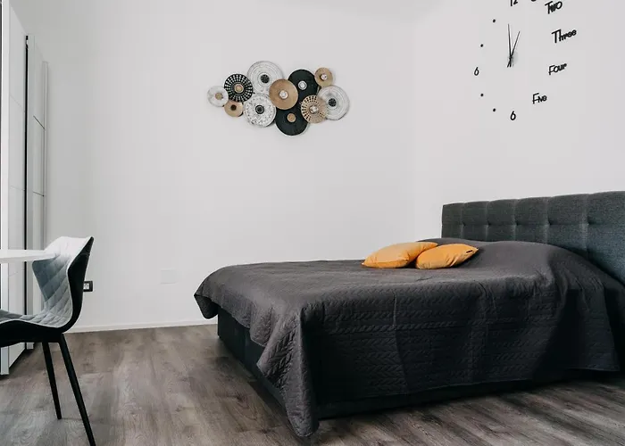 Lora & Lana * Λιουμπλιάνα